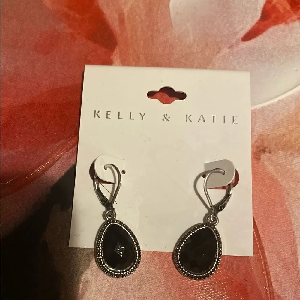 🛍️Women Kelly &Katie Silver Tone Daint Teardrop Black Stone Earrings 🎀